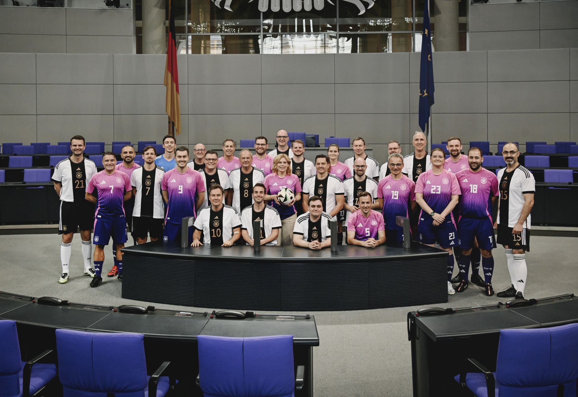 FCBundestag Web Bild 01 Home 72